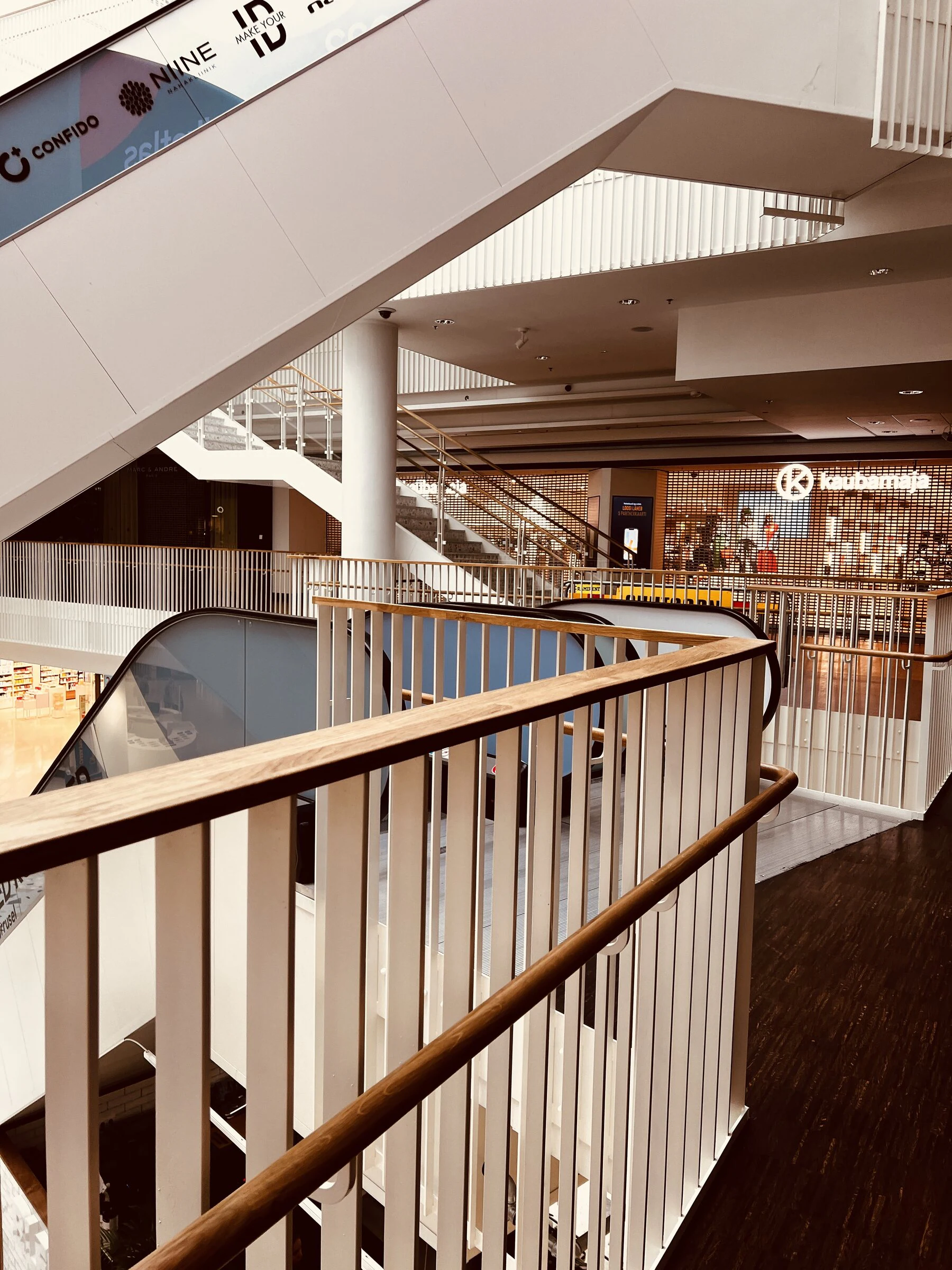 Viru Keskus, Eritellimusel tisleritööd — projekti pilt 2